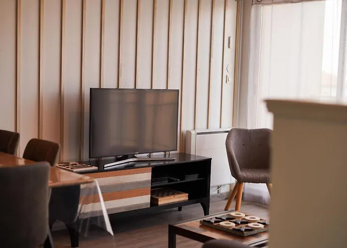 Superbe Appart.55m2 - 200m Ocean Et Parking דירה